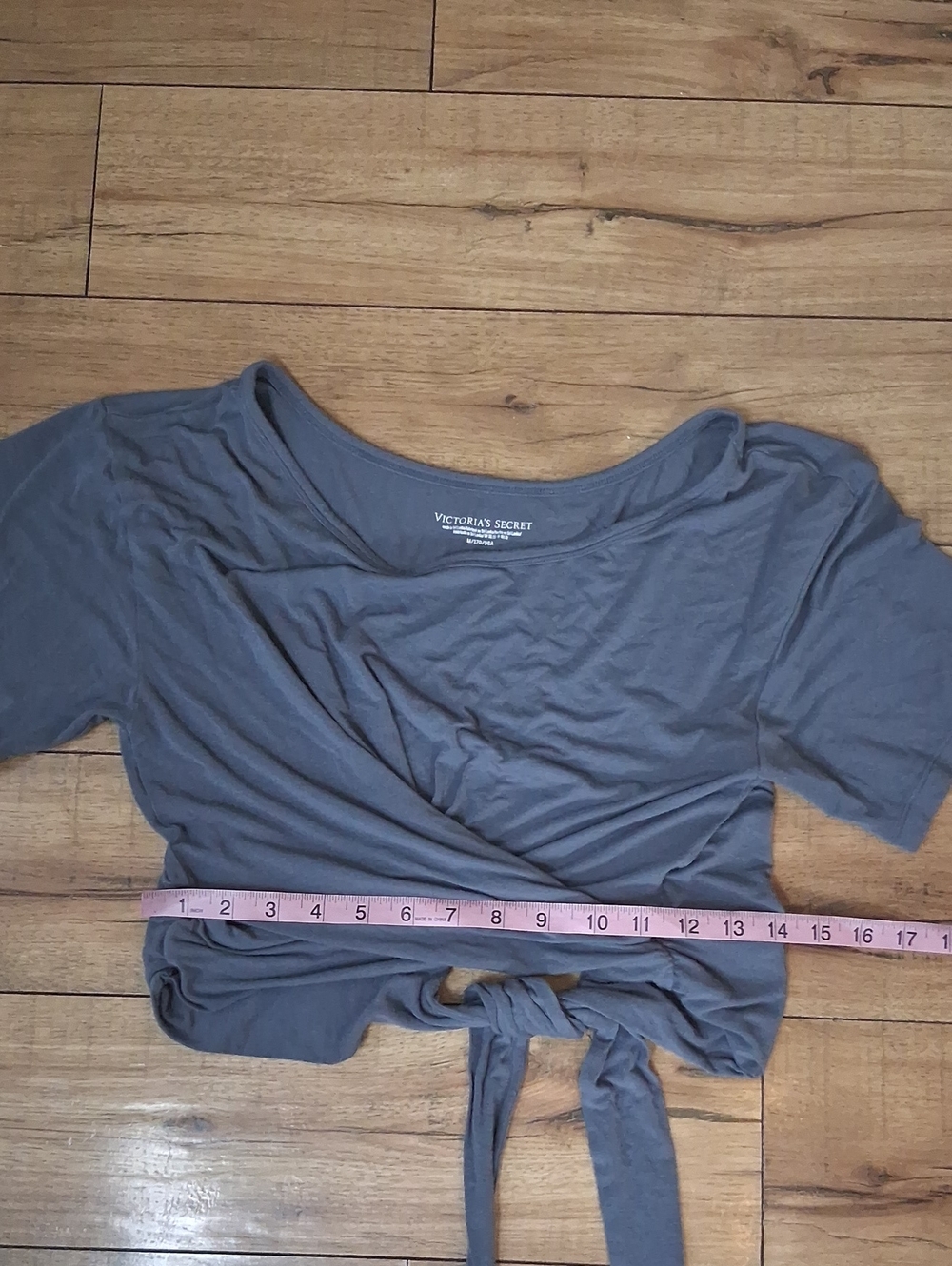 Victoria's Secret Women’s Gray Twist-Front Crop Top Short Sleeves Medium - Picture 12 of 16